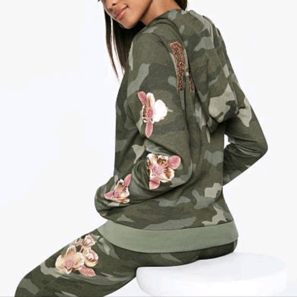 Victoria's Secret PINK Bling Zip Hoodie - Camo, Orchids & Rose Gold Sequin Logo - Picture 2 of 10